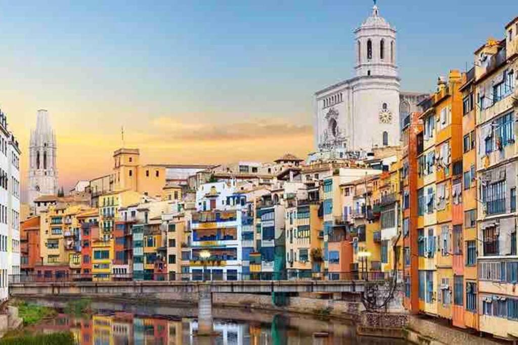 The Riverside Lodge Cozy And Spacious Apartment Girona Exterior photo